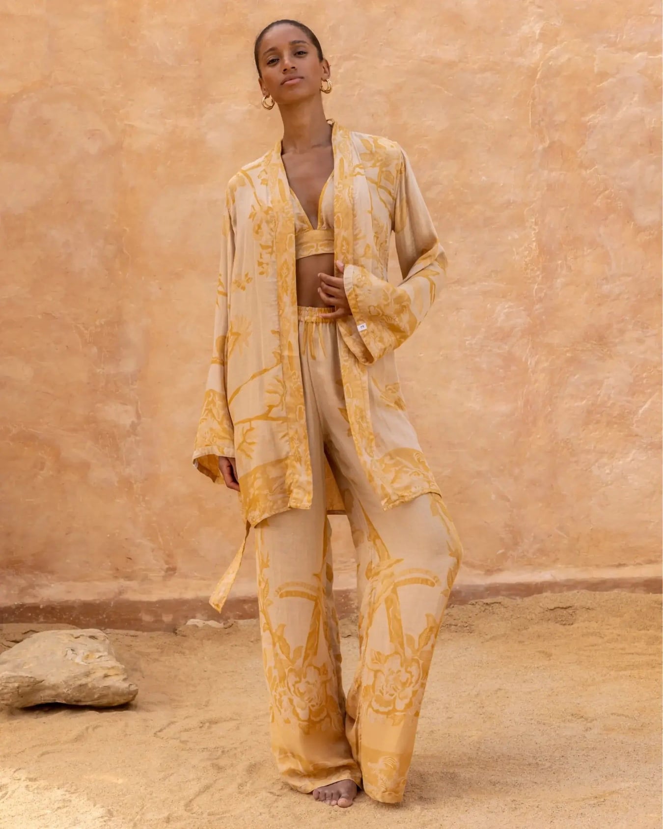 525_0cff85afc3_whispersofcleopatra-shortkimono1-1350x0